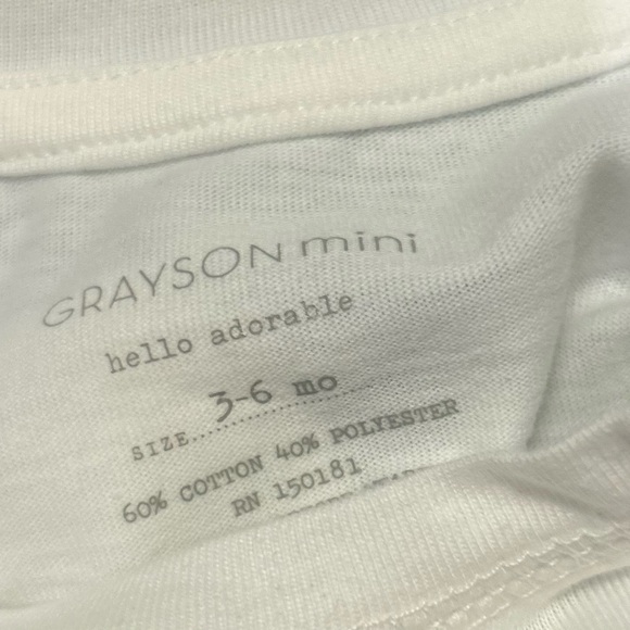 💫NWT GRAYSON MINI Bundle of 2 Super Soft Baby Tees/Adorable Print - Picture 9 of 10